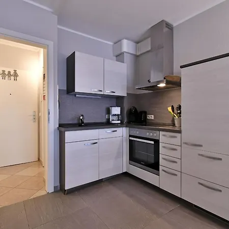 Res 408 - Residenz - Teilseeblick Daire